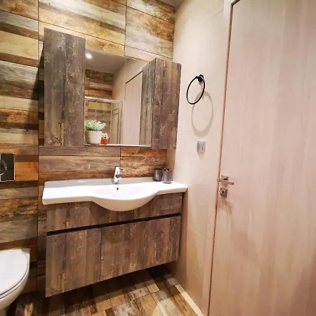 公寓 Stylish Close To Marina 科斯镇