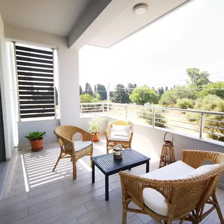 Stylish Close To Marina Apartment