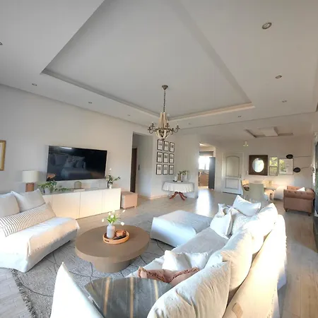 Stylish Close To Marina Apartment *