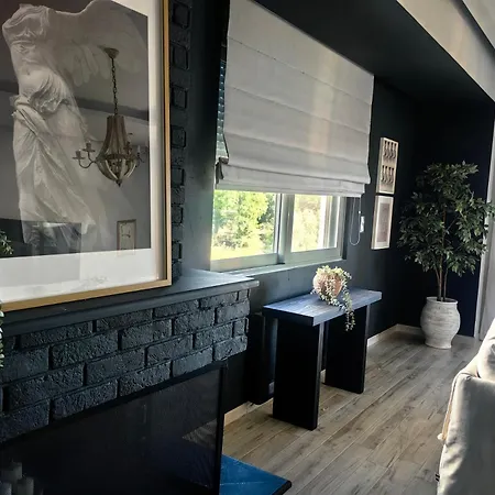 Stylish Close To Marina Apartment