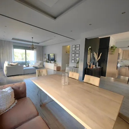 Stylish Close To Marina *