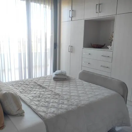 Stylish Close To Marina Apartment