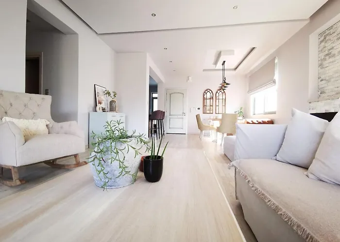 Stylish Close To Marina *