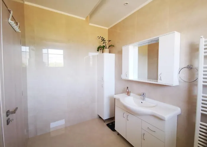 Stylish Close To Marina *